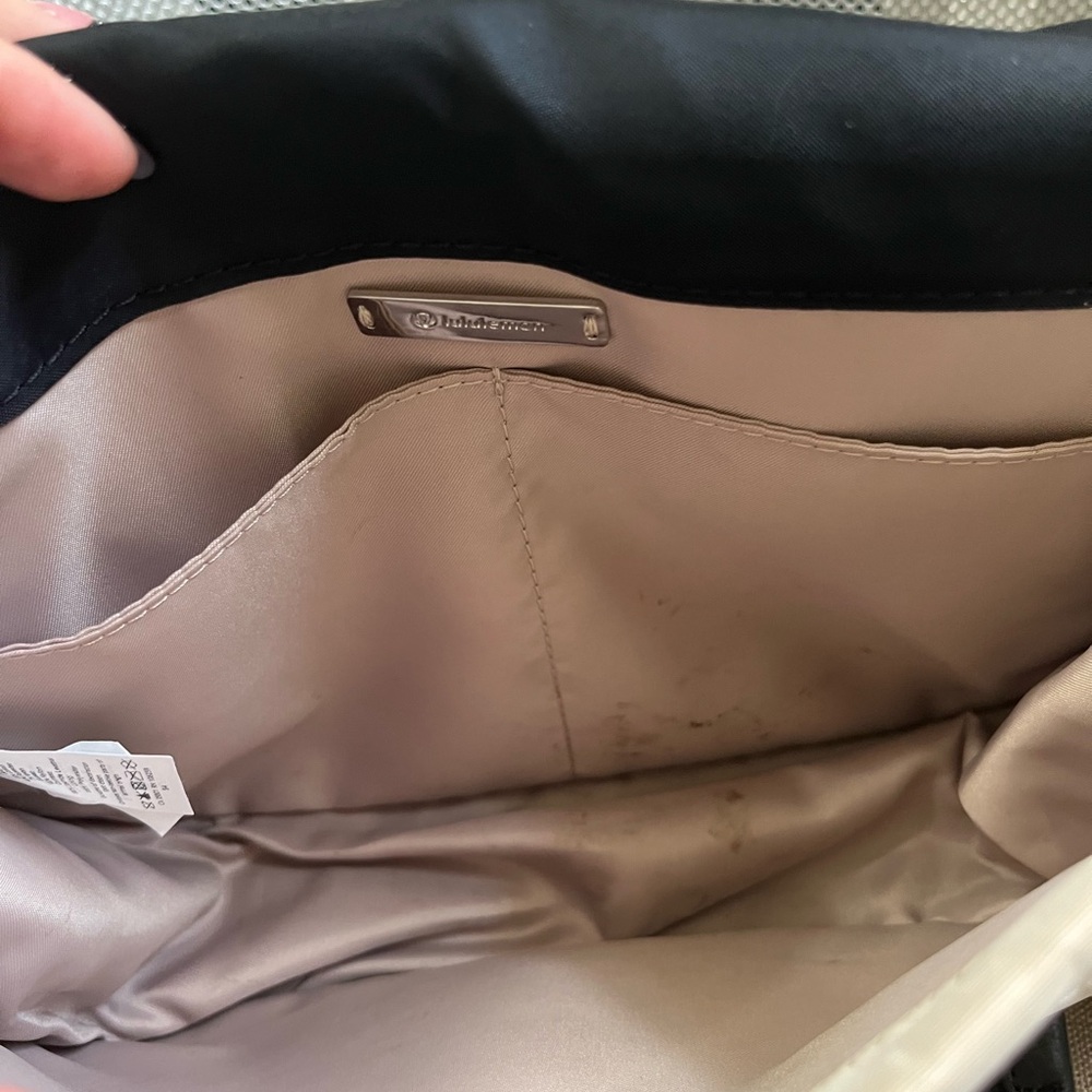 Lululemon Now and Always Crossbody 5L - Picture 9 of 12